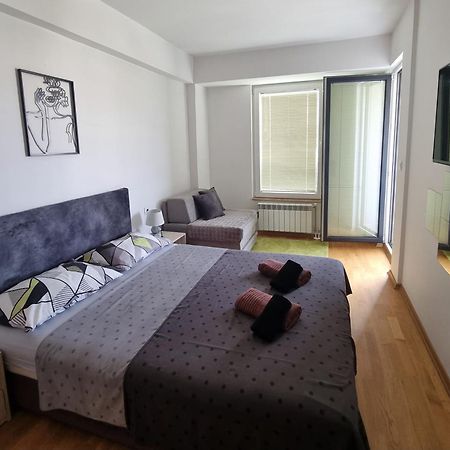 Modern & Trendy Apartment Szkopje Kültér fotó