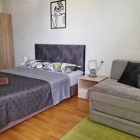 Modern & Trendy Apartment Szkopje Kültér fotó