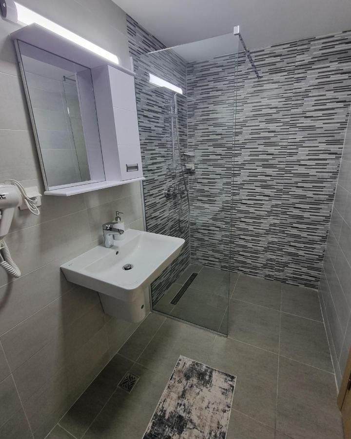 Modern & Trendy Apartment Szkopje Kültér fotó